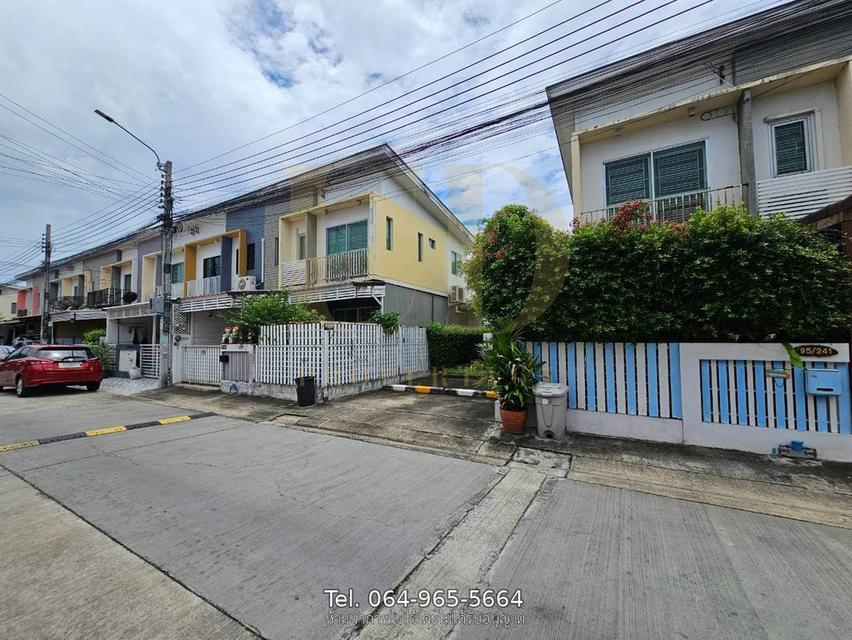 ขายทาวน์โฮม 2 ชั้น หมู่บ้าน The Connect 22 รามอินทรา–มีนบุรี บ้านขนาดกำลังดี ฟังก์ชันครบ เหมาะสำหรับอยู่อาศัยเป็นครอบครัว ✨ 18