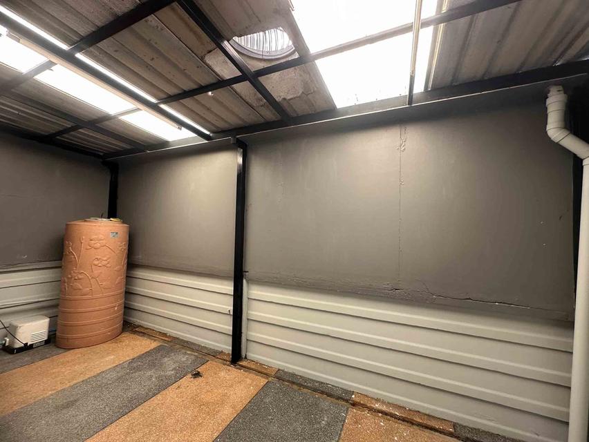 ให้เช่าทาวเฮ้าส์ 2 ชั้น หมู่บ้านยูนิโอทาวน์ ลำลูกกาคลอง4 ใกล้โรงเรียนแย้มสะอาด พื้นที่ 20 ตร.วา 3นอน 2น้ำ 1ครัว จอดรถ1คัน แอร์2ตัว ราคาเช่า 11,000 บ./ 9