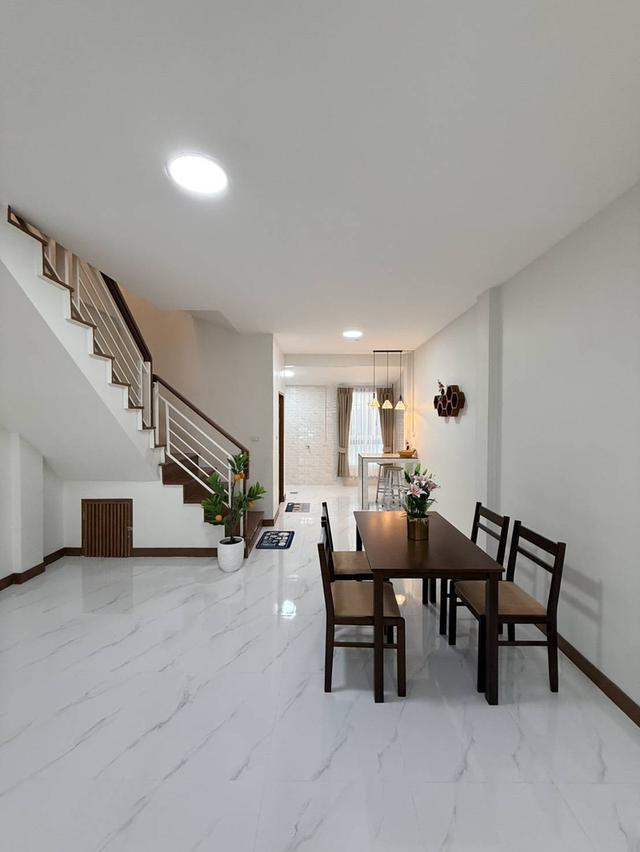 หมู่บ้าน นนทวีวิลล์  5 ถนนมิตรไมตร 6