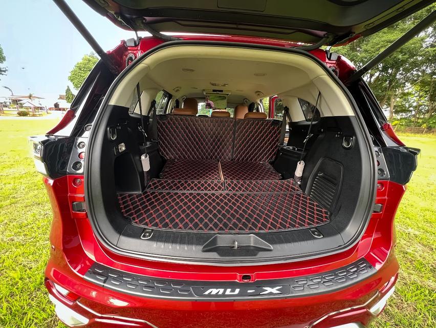รถยนต์ Isuzu MU-X Ulitmates 3.0 4x2 ปี 2022 รูปที่ 9