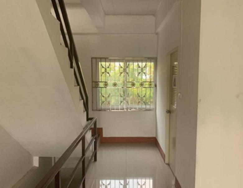 ให้เช่าอาคารพาณิชย์ 2 คูหา 4.5 ชั้น ริมถนนลาดกระบัง เข้าซอยไม่ลึก แอร์ 10 เครื่อง จอดรถในรั้ว 2 คัน 5