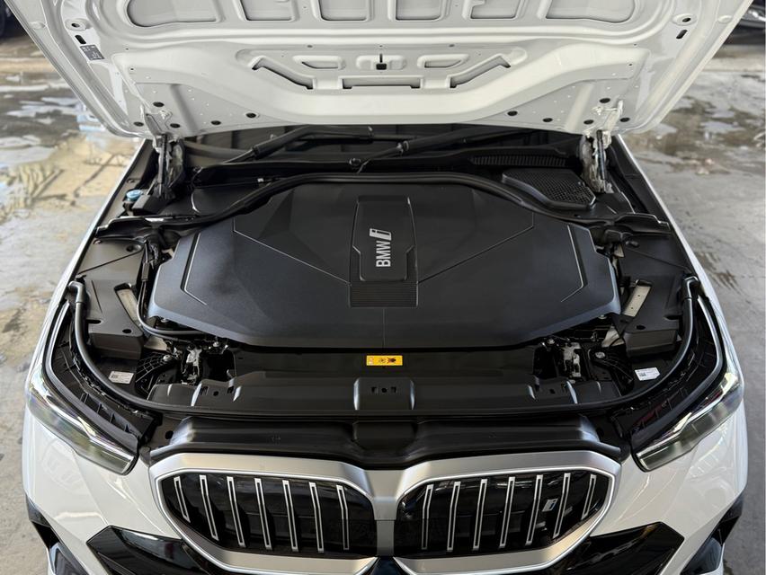 รหัสรถ WRT6636 📌2023 BMW i5 eDrive40 M SPORT โฉม G60 รูปที่ 18