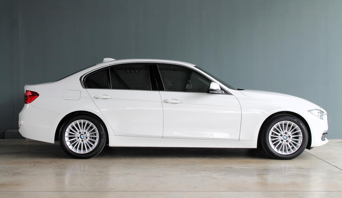 รหัสรถ BM3311 BMW 320d F30 Luxury 2017 7