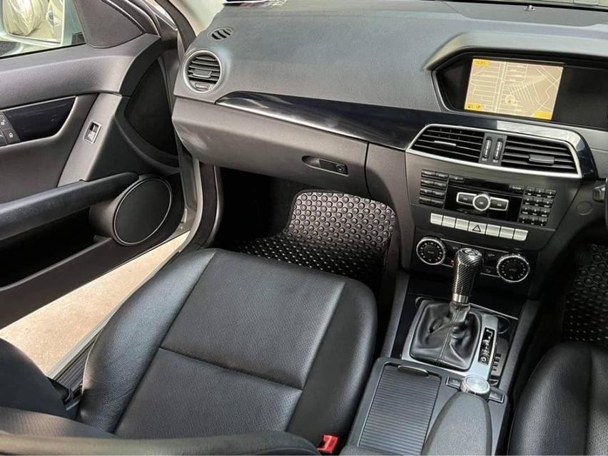 Mercedes-Benz C200 CGI 1.8 W204 Elegance Sedan 7