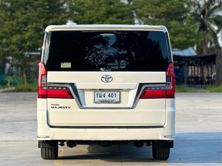 รหัสรถ PAT401 Toyota Majesty 2.8 Premium 6A/T สีขาวมุก ปี 2020