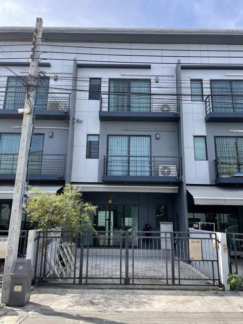 ให้เช่าทาวน์โฮม 3 ชั้น หน้ากว้าง 5 เมตร บ้านกลางเมือง พระราม 9 อ่อนนุช พร้อมอยู่เฟอร์นิเจอร์ครบ จอดรถ 2 คัน ใกล้โรบินสันลาดกระบัง APL บ้านทับช้าง 1