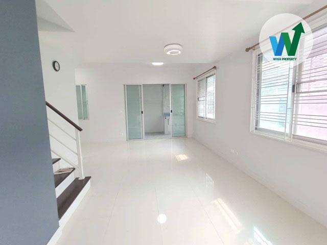 ขายถูกบ้านหลังริม เดอะคอนเนค นวมินทร์  พร้อมเฟอร์ ที่จอดรถ 3 คันในบ้าน  ใกล้เดอะพรอมานาด ใกล้โรงเรียนสตรีวิทยา 2 ใกล้ม.เกษตรศาสตร์ 2