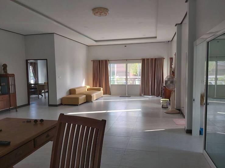 ให้เช่าบ้านสวนไทรม้าขนาด 200 ตรว มี 2 นอน 4 น้ำ  ห้องโถง ครัว พร้อมสวน 10