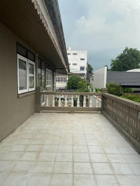 ให้เช่าบ้านเดี่ยว 2 ชั้น 75 ตร.ว. ถนนพระรามเก้าซอย 62 เสรี 8 ใกล้เดอะไนน์ พระราม 9 8