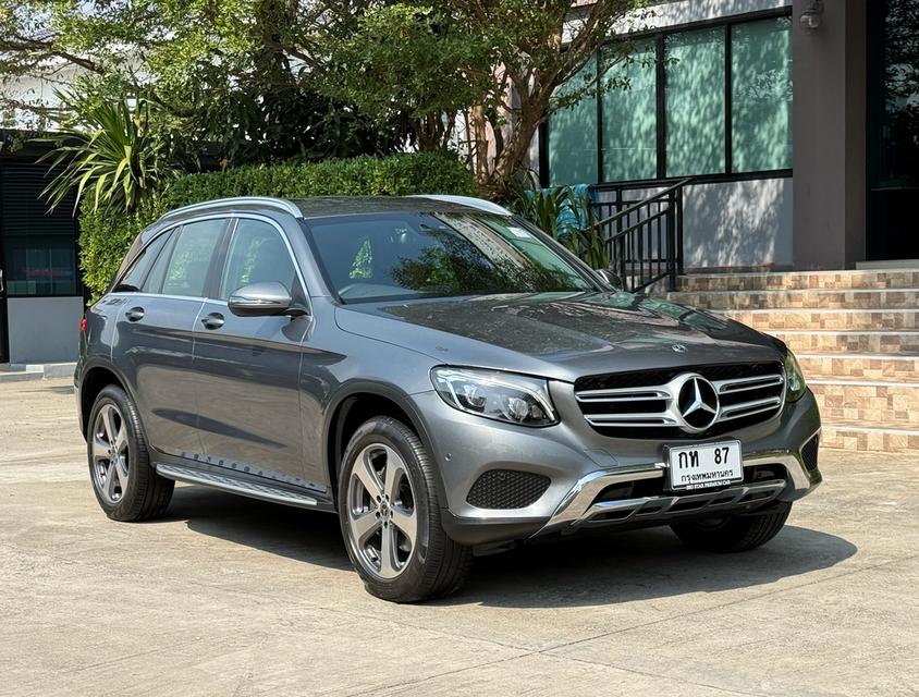 2019 BENZ GLC 250 รถมือเดียวออกป้ายแดง วิ่งน้อยเพียง 7X,XXX กม รถเข้าศูนย์ทุกระยะ ไม่เคยมีอุบัติเหตุครับ