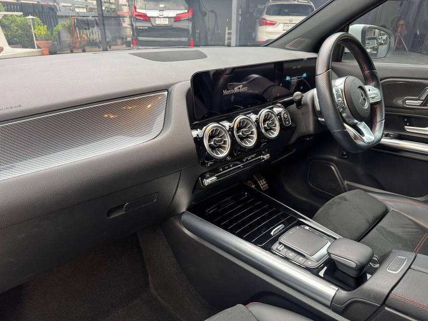 Benz Gla200 Amg ปี 2022 สีขาว ไมล์ 55,xxx Km 10