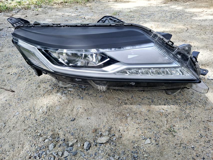 ไฟหน้าปาเจโร่ปี19-24 ของแท้มือ 2  2