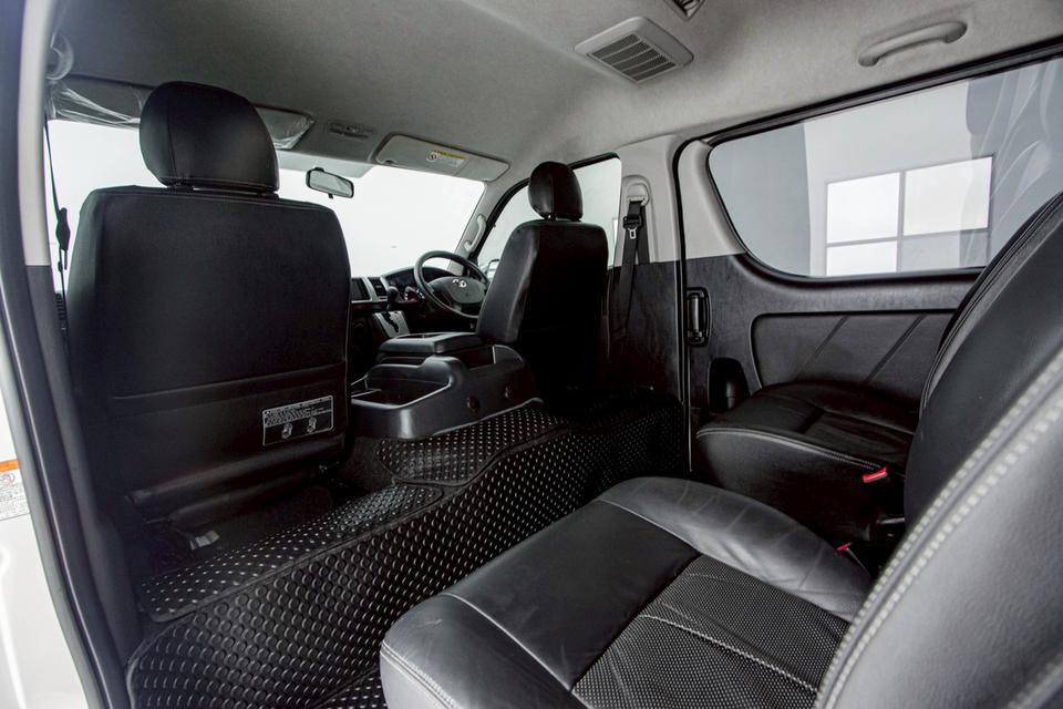 TOYOTA VENTURY 2.7 G 05-19 2018 10