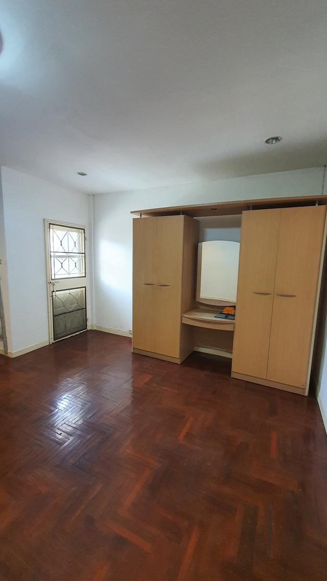 ทาวน์โฮม บ้านรื่นฤดีรามคำแหง180 2