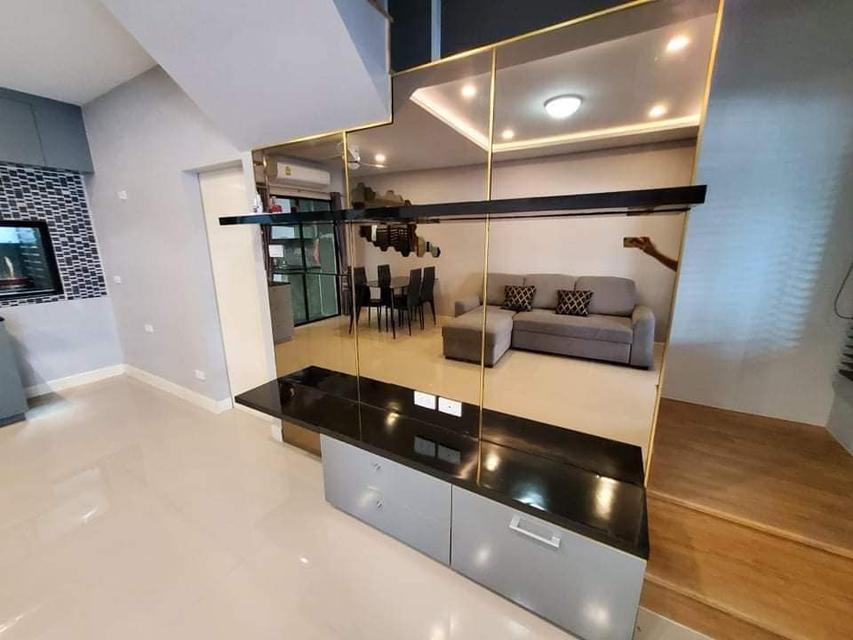 ขาย/ให้เช่า ทาวน์โฮม 3 ชั้น บ้านกลางเมือง ปิ่นเกล้า-จรัญ 3 นอน 18.1 ตร.ว. ติดถนนใหญ่ ใกล้รถไฟฟ้า 3 สาย! 8