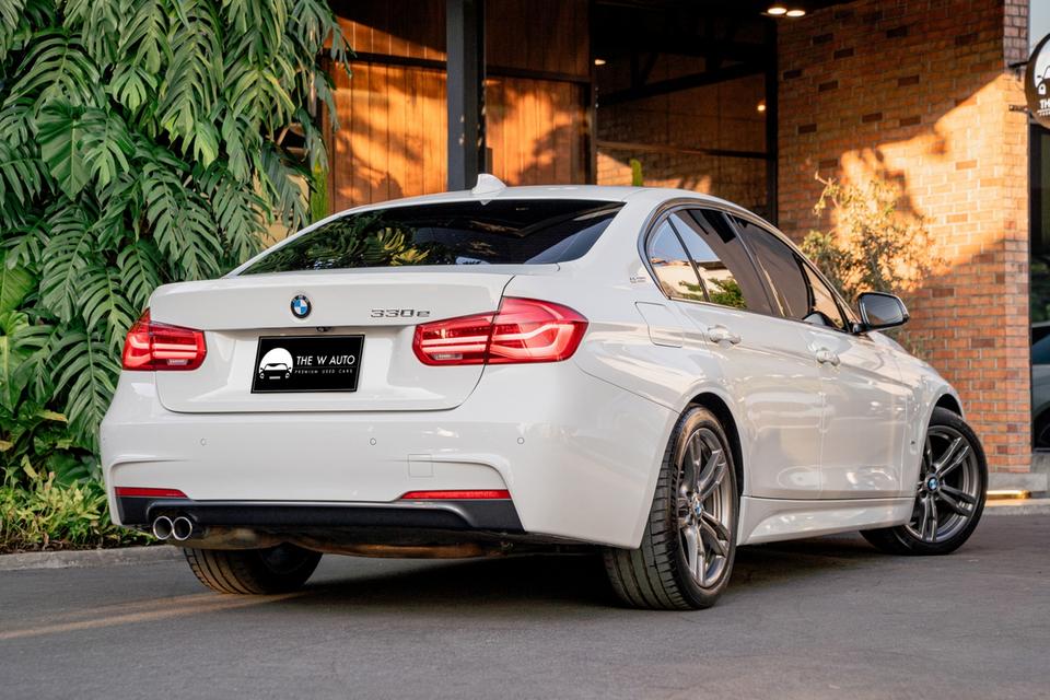 BMW 330e M Sport Plug-in Hybrid ปี 2018 🚗𝘽𝙈𝙒 𝟯𝟯𝟬𝗲 เข้าใหม่! ขาวเบาะแดง 1 ล้านมีทอน ⚡️ 2