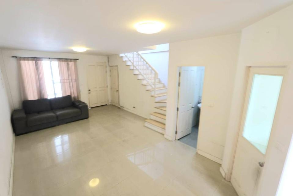 🏡 ให้เช่าทาวน์โฮม 3 ชั้น ย่านเกษตร–นวมินทร์ 23,000บาท/เดือน