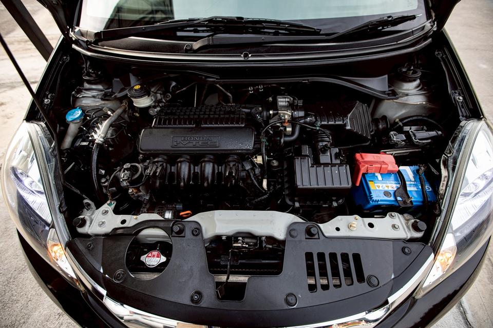 Honda Mobilio 1.5V ปี 2015 สีดำ 7 ที่นั่ง เกียร์ Auto 10