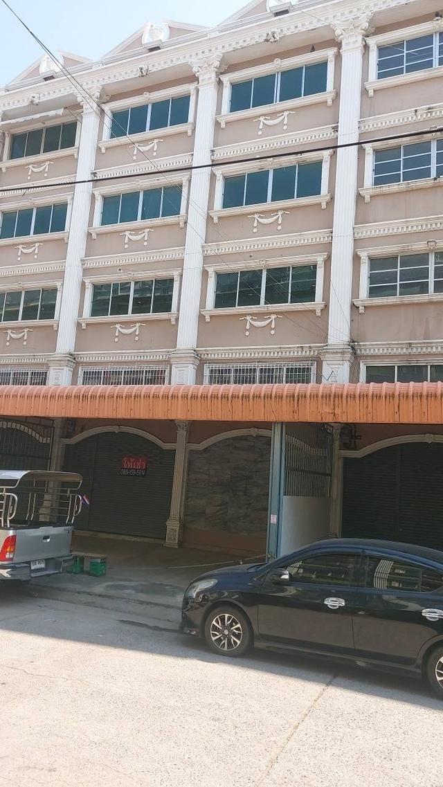 ขาย-ให้เช่า ตึกแถว 4.5 ชั้น มีดาดฟ้า 10