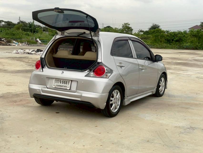 HONDA BRIO. 1.2V hatchback TOP ปี 12 สีเทา   ออโต้