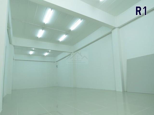 ให้เช่าพื้นที่ชั้น 1 ห้องโล่งเพดานสูง 72 ตร.ม. ซอยลาดพร้าว 43 ใกล้ถนนใหญ่ ไฟ 3 เฟส เหมาะเป็น Studio ห้องไลฟ์ขายของ พร้อม 2