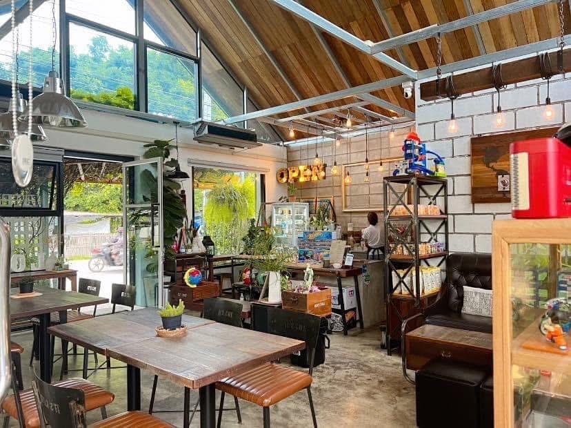 ขายร้านกาแฟพร้อมที่ดินติดถนน 9