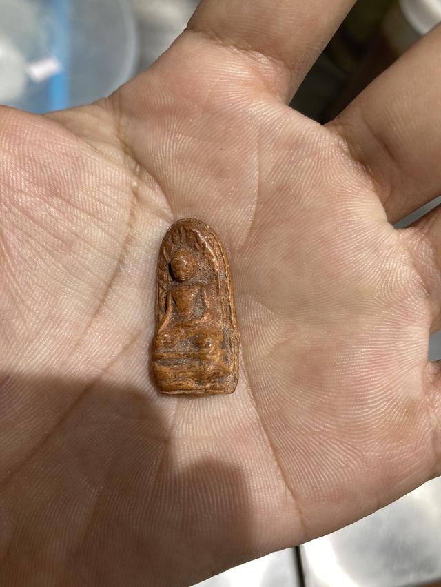 พระรอดเนื้อสีแดงปล่อย99,9999สนใจติดต่อ0945514682 4