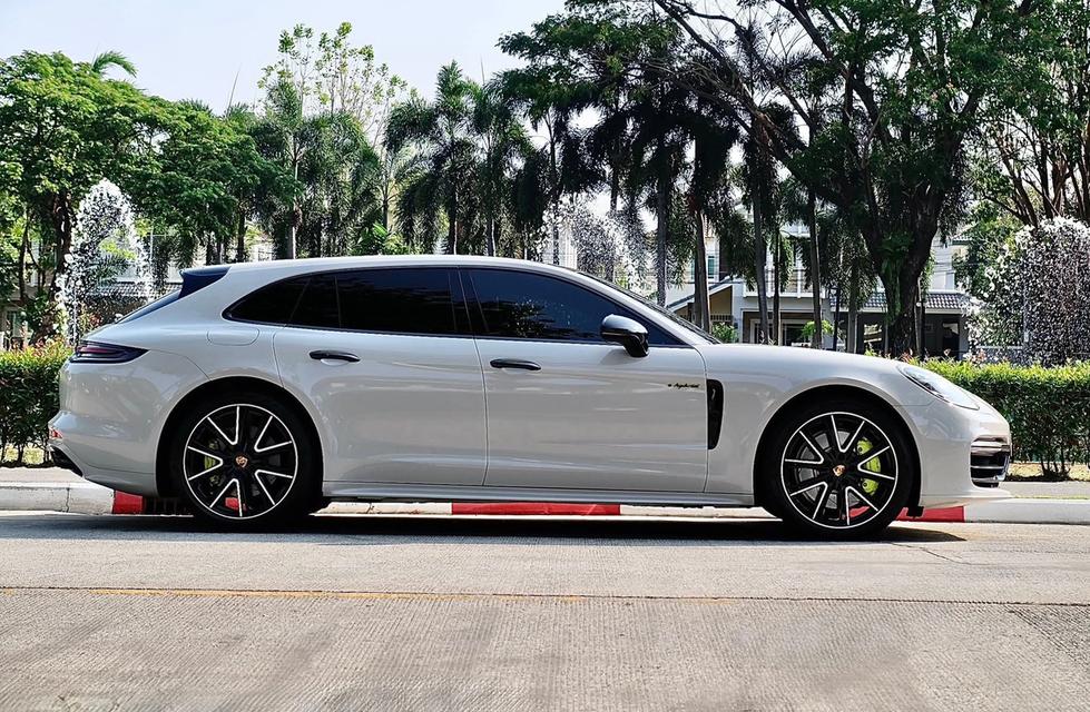 Porsche Panamera Sport Turismo 4 E-Hybrid รูปที่ 4
