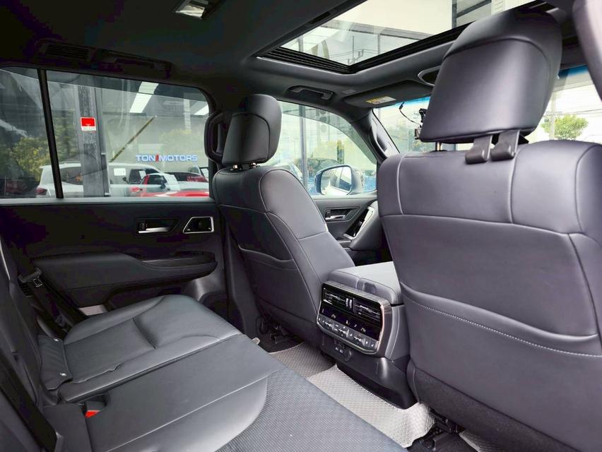 รหัสรถ KPV111 2024 Toyota Land Cruiser 3.3 300 GR Sport 4WD SUV 7