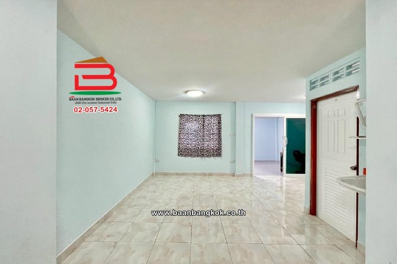 ทาวน์เฮาส์ บ้านสิริกร เนื้อที่ 20.5 ตร.ว (ซอยสามวา 15) แขวงมีนบุรี เขตมีนบุรี กรุงเทพมหานคร