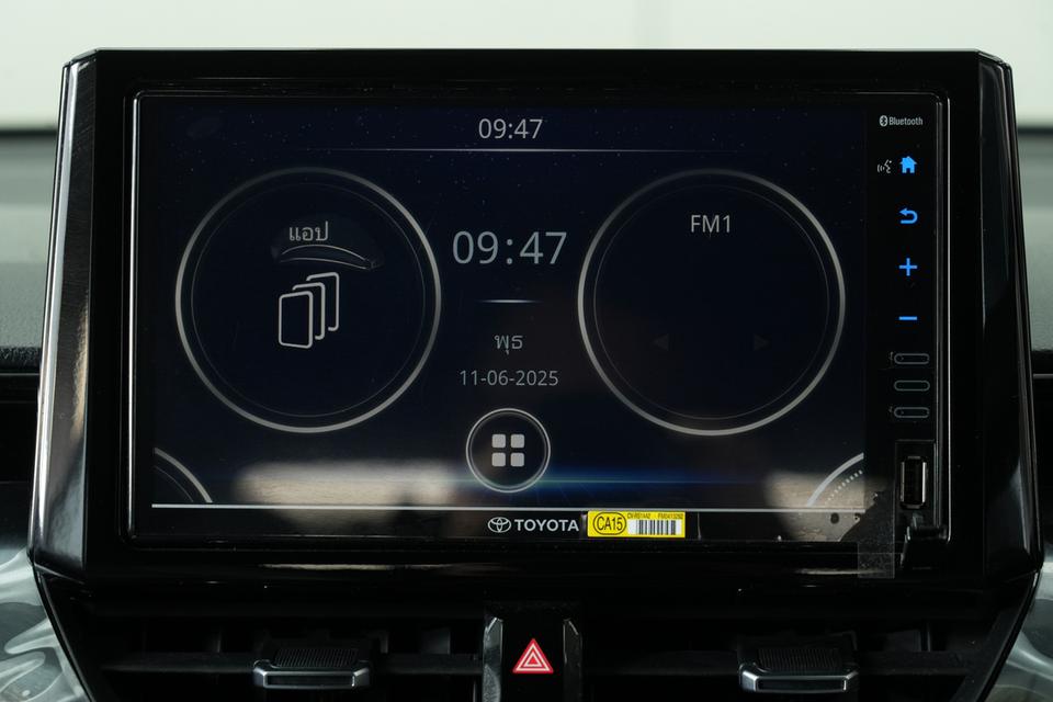 2022 Toyota Corolla Cross 1.8 Hybrid Premium Safety GR Sport SUV สีขาว เลขไมล์ 47175 กม. 12