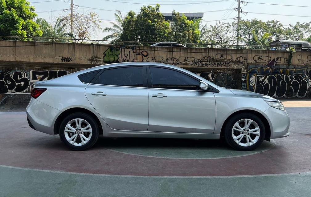 MG-5 1.5 X Sunroof auto ปี 2017  4