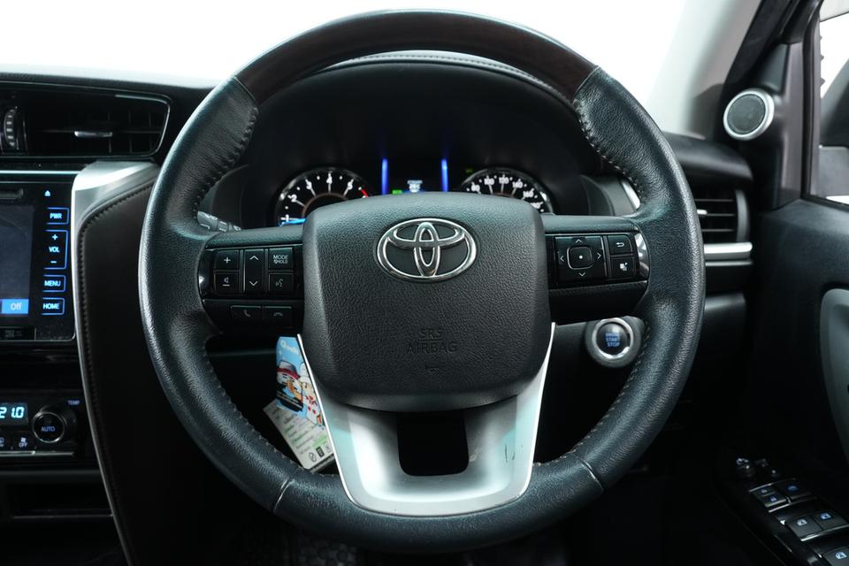 2015 TOYOTA FORTUNER 2.7 V 2WD SUV สีขาว เครื่องยนต์เบนซิน เลขไมล์ 102204 กม. 10