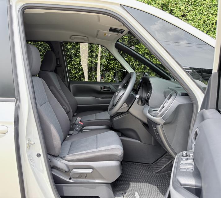 Toyota Noah Hybrid X ปี 2024 มือเดียว สภาพป้ายแดง วิ่งไปเพียง 46,xxx km. รูปที่ 5