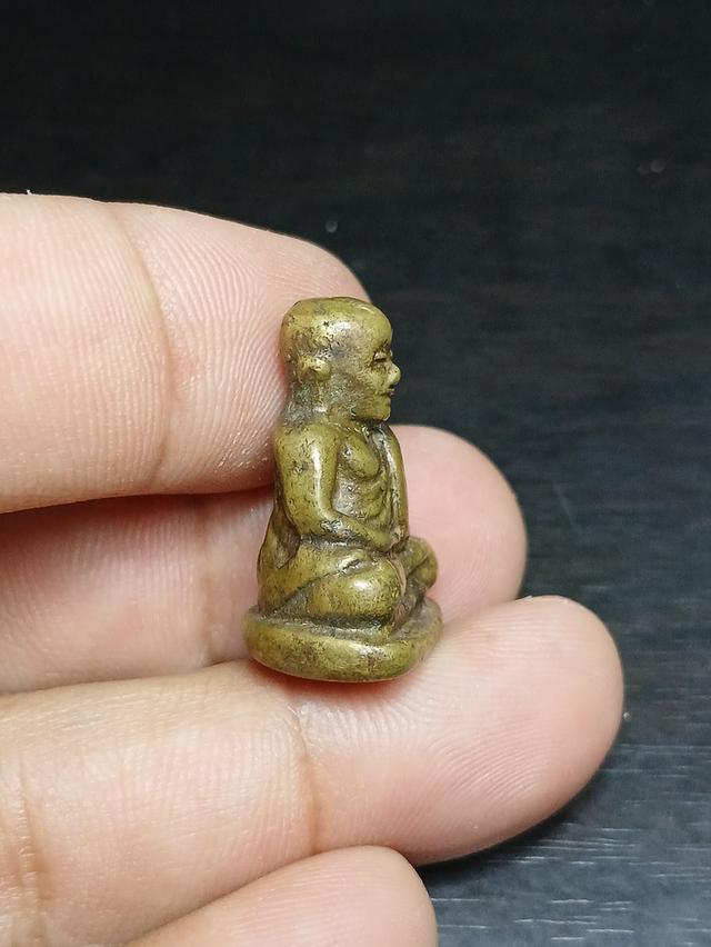 หลวงพ่อเงิน วัดบางคลาน 4