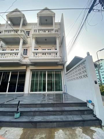 ให้เช่าทาวโฮม3ชั้น ใกล้mrt ห้วยขวาง 700เมตร ซอย ประชาราษฎร์บำเพ็ญ 9 หลังมุมย่าน รัชดา ห้วยขวาง สุทธิสาร พระรามเก้า รามคำ