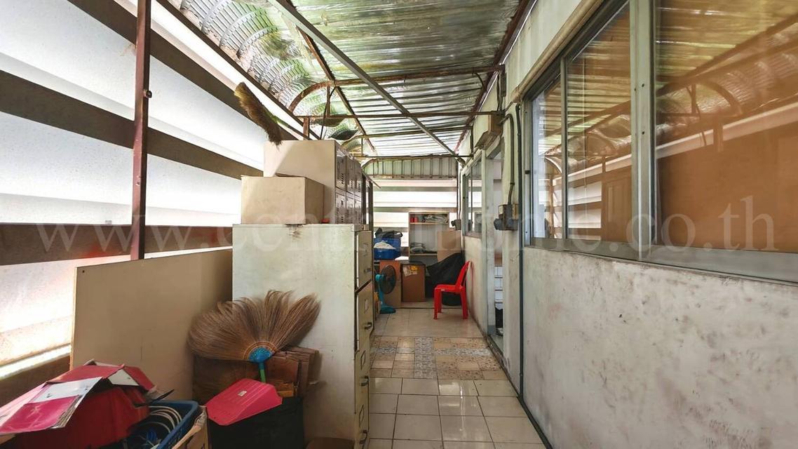 อาคารพาณิชย์ 4 ชั้นครึ่ง 2 คูหา ถนนพหลโยธิน (รังสิต - นวนคร) ใกล้ตลาดไท ถูกมาก 9