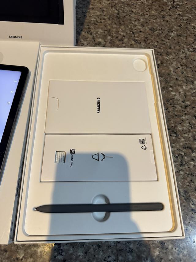 ขายSamsungTabS9FEสีGray128กิ๊กLTEใส่ซิมได้จอขาวจั๊วรีได้อัพได้ไม่ติดอะไรสภาพนี้หายากมากๆมีกล่องอีมี่ตรงถูกๆ 7