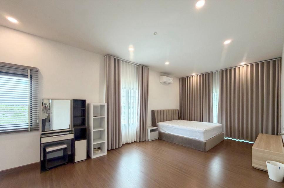 🏡🔥 ให้เช่าบ้านหรู BRITANIA BANGNA–SRIVAREE บ้านหลังมุมติดสวน! 4 ห้องนอน 5 ห้องน้ำ จอดรถ 3 คัน ค่าเช่า 79,000 บาท/เดื 13