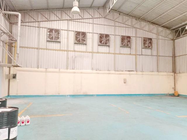 นิคมอุตสาหกรรม WHA4 3.6กม. 8ไร่ ขาย โรงงาน รร.อนุบาลบ้านแม่น้ำคู้ 2.8 กม ตลาดแยกพวงมาลัย 1.9 กม. 2ชั้น 2,015ตร.ม. รพ.ปลว 6