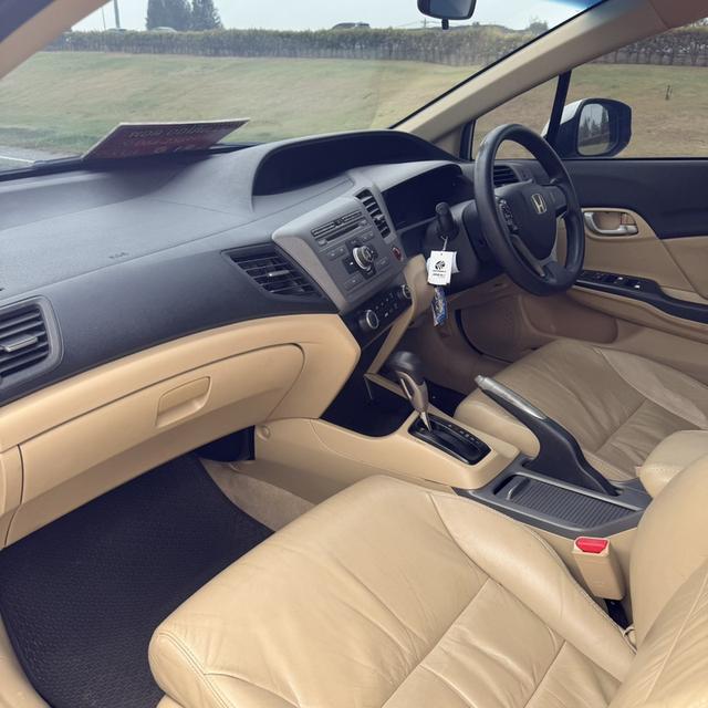 Honda Civic FB 1.8 E AUTO 2013 🔆สวย เดิม น็อตไม่ขยับ ไม่แก็ส 🔆เบาะหนัง พวงมาลัยมัลติ แอร์ออโต้ 10