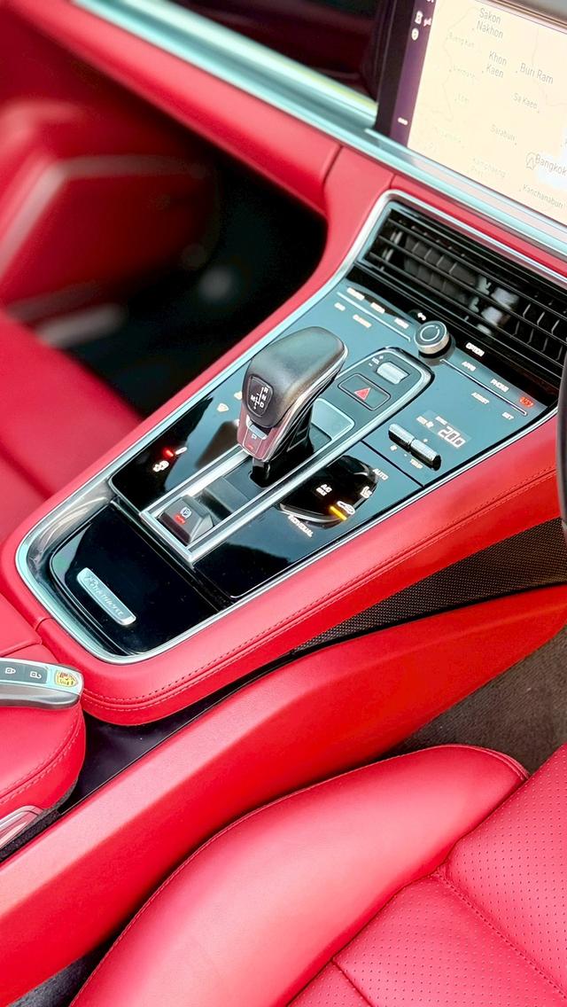 Porsche Panamera 4 E Hybrid 3