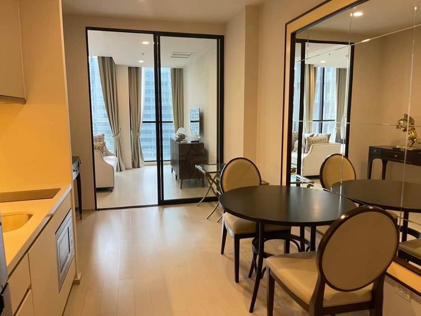 NOBLE Ploenchit, next to the BTS connection, can walk into the mall immediately.Studio room, room size 55 sq m (private elevator)