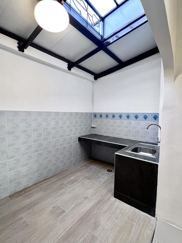 ทาวน์เฮ้าส์มือสอง ใกล้ตลาดเอซี รีโนเวทใหม่ทั้งหลัง 6