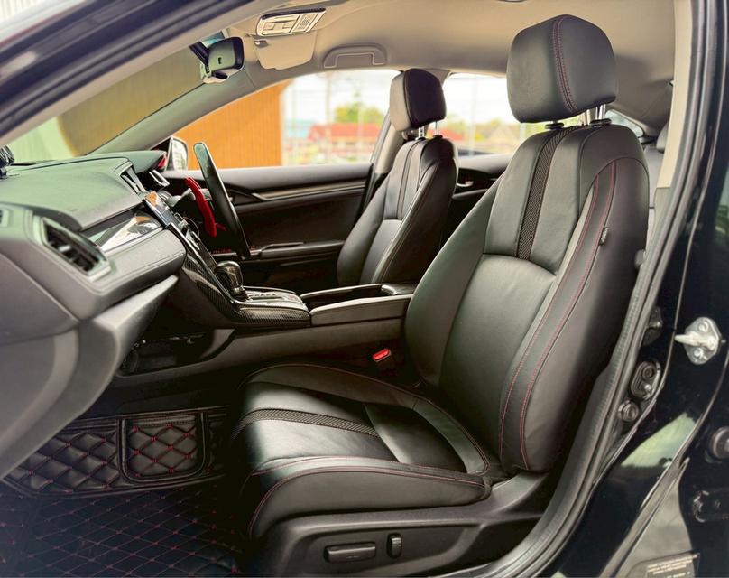 HONDA CIVIC Fk 1.5 TURBO RS ปี 19 มาพร้อมชุดแต่ง สวยๆ 10