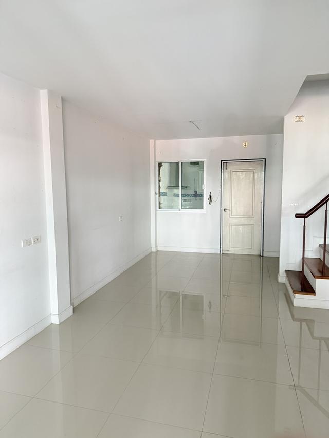 ทาวน์โฮมโครงการโนโววิลล์ (ศุภาลัย) ลำลูกกาคลอง 2 ราคาขาย 1.59 ลบ. ลดราคาเหลือ 1.29 ลบ. 11