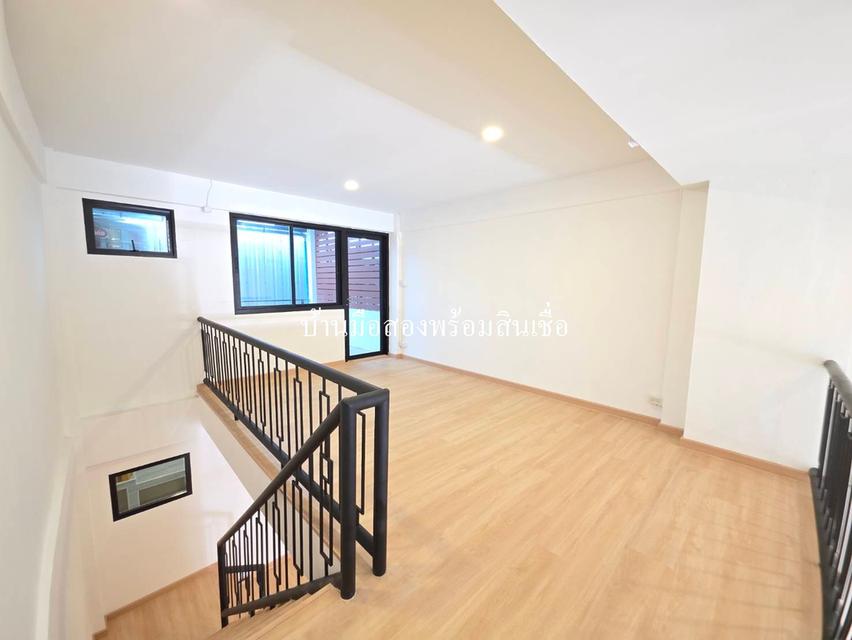 ถูกสุดในย่านนี้ อาคารพาณิชย์ 3 ชั้น ทำเลทอง เพียง 3.65 ล้าน "รามคำแหง 180" 10