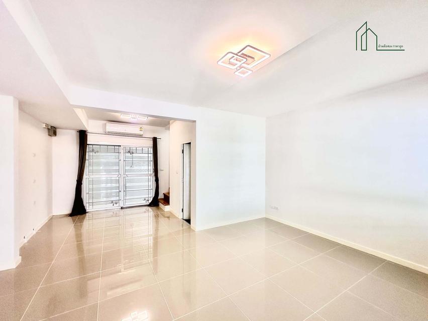 ขายทาวน์โฮม 2 ชั้น หมู่บ้าน วิลลาจจิโอ บางนา บางบ่อ ใกล้ ม.เอแบค  4