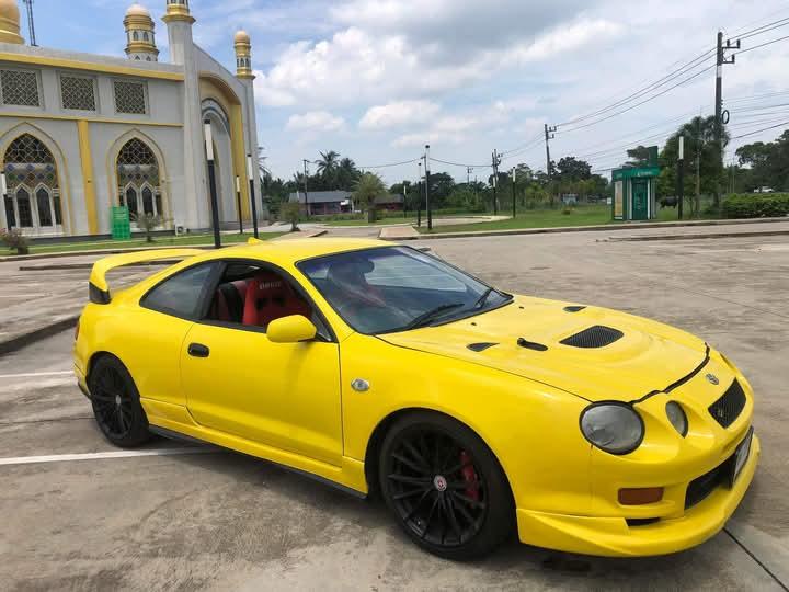 Toyota Celica สีเหลือง ปี 1995 5