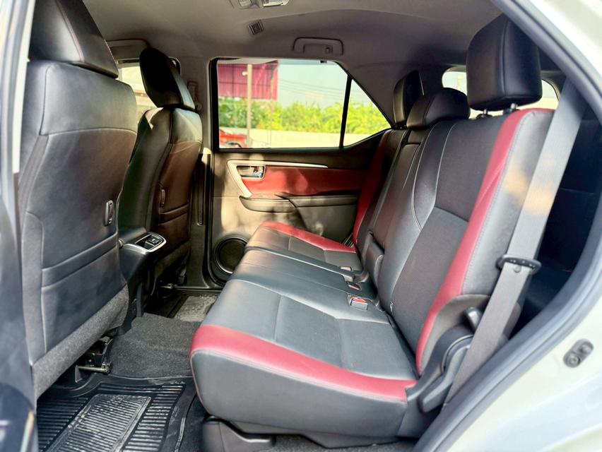Toyota Fortuner 2.4Commanedr ปี22 รูปที่ 15